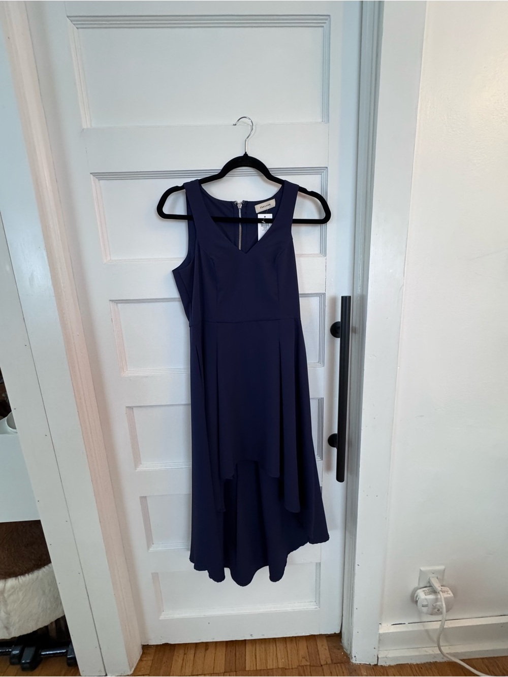 Chelsea High-Low V-Neck Dress in Navy
